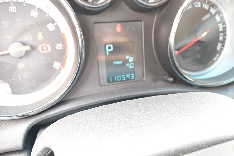 Used Buick GT 2014 XT 1.6L Automatic Fashion Edition Odometer Close Up
