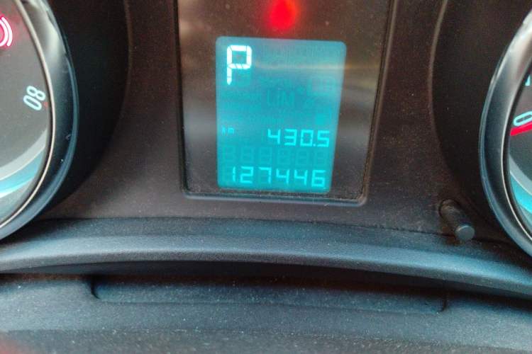 Used Buick GT 2014 XT 1.6L Automatic Fashion Edition Odometer Close Up