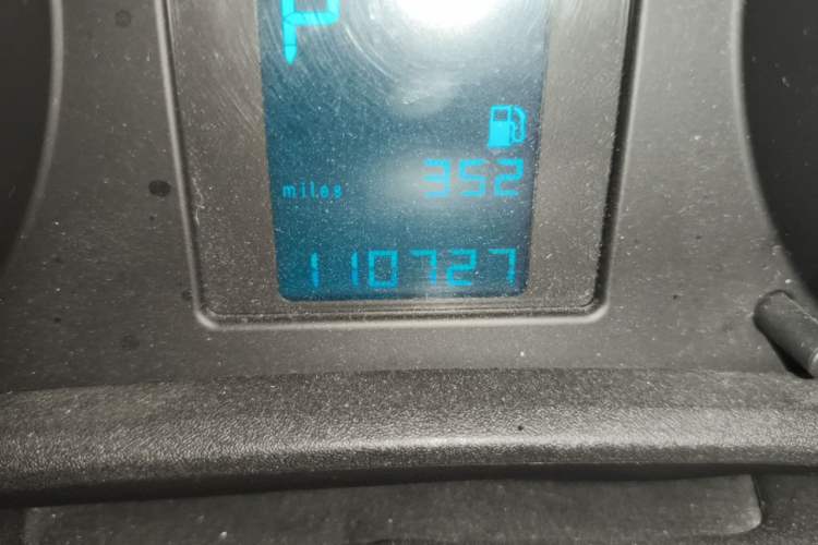 Used Buick GT 2014 XT 1.6L Automatic Comfort Edition Odometer Close Up