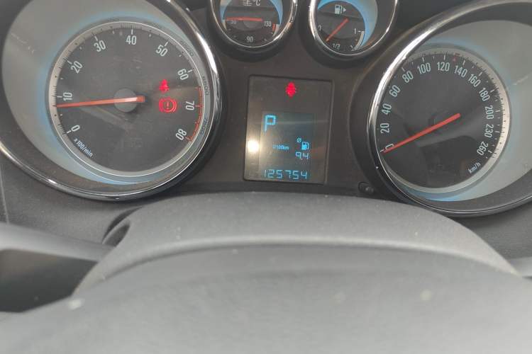 Used Buick GT 2014 XT 1.6L Automatic Fashion Edition Odometer Close Up