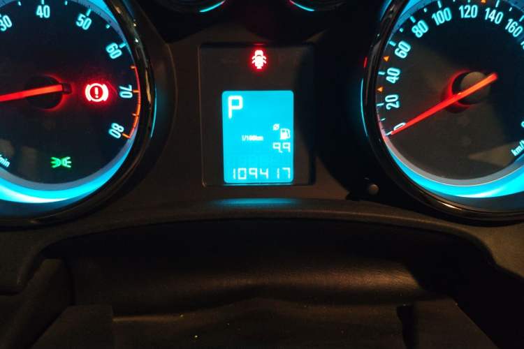 Used Buick GT 2014 XT 1.6T Automatic Fashion Sport Edition Odometer Close Up