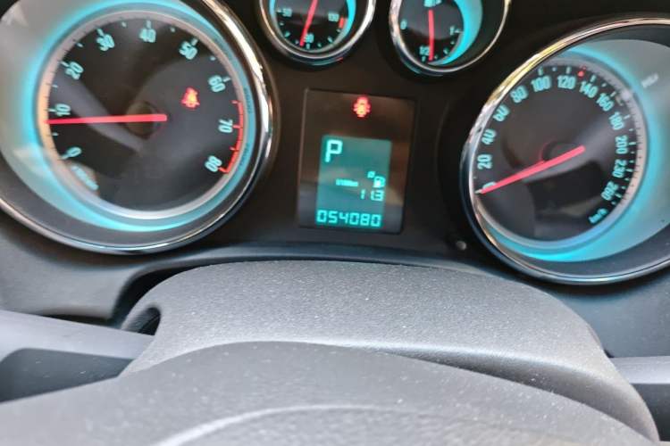 Used Buick GT 2014 XT 1.6L Automatic Fashion Edition Odometer Close Up