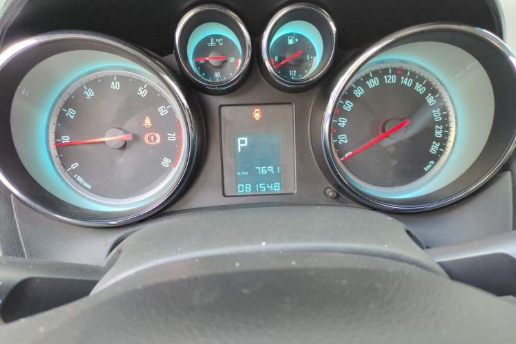 Used Buick GT 2014 XT 1.6L Automatic Fashion Edition Odometer Close Up