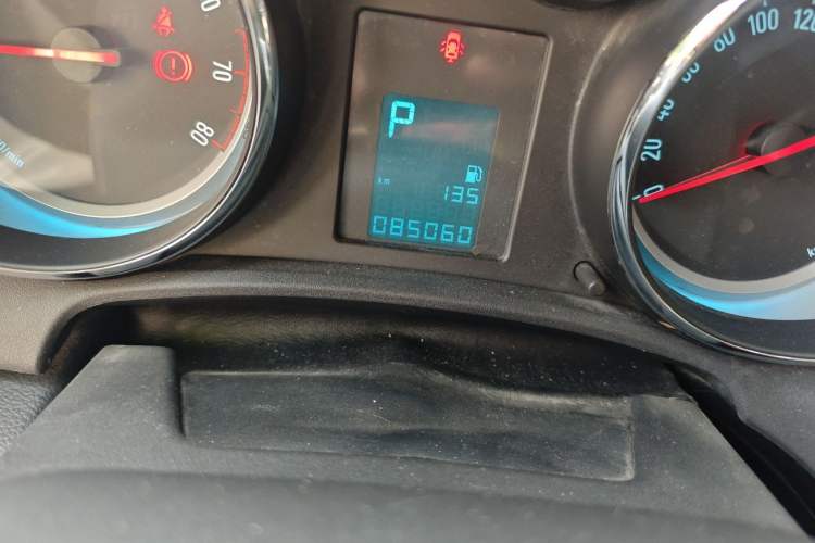 Used Buick GT 2014 XT 1.6L Automatic Fashion Edition Odometer Close Up