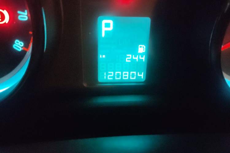 Used Buick GT 2014 XT 1.6L Automatic Fashion Edition Odometer Close Up