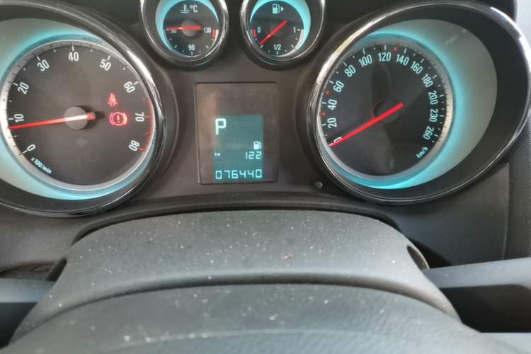 Used Buick GT 2014 XT 1.6L Automatic Fashion Edition Odometer Close Up
