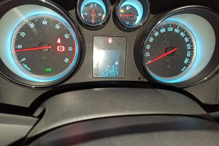 Used Buick GT 2014 XT 1.6L Automatic Fashion Edition Odometer Close Up