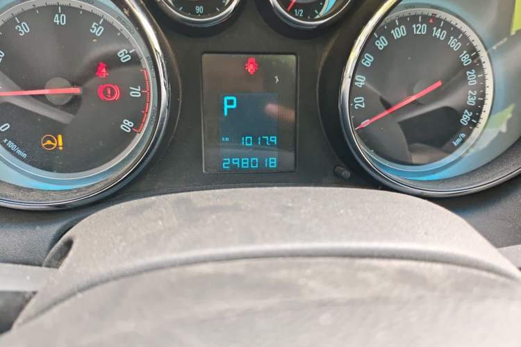 Used Buick GT 2014 XT 1.6L Automatic Fashion Edition Odometer Close Up