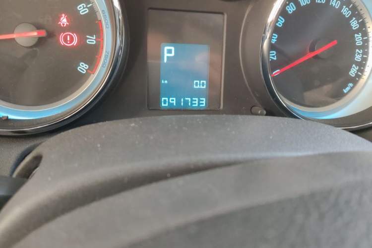 Used Buick GT 2014 XT 1.6L Automatic Comfort Edition Odometer Close Up