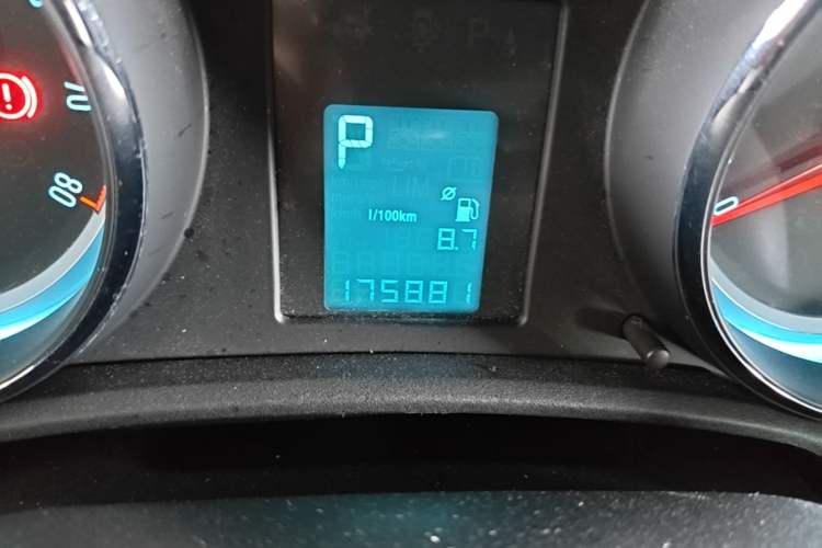 Used Buick GT 2014 XT 1.6L Automatic Fashion Edition Odometer Close Up