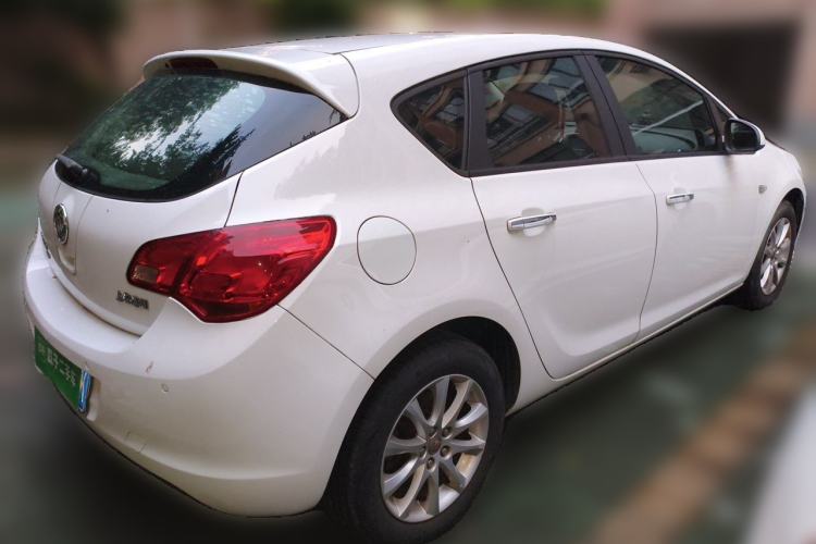 Used Buick GT 2014 XT 1.6L Automatic Fashion Edition Rear Right 45 Deg