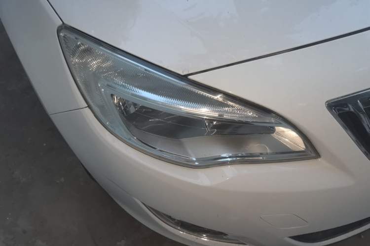 Used Buick GT 2014 XT 1.6L Automatic Fashion Edition Right Front Headlight