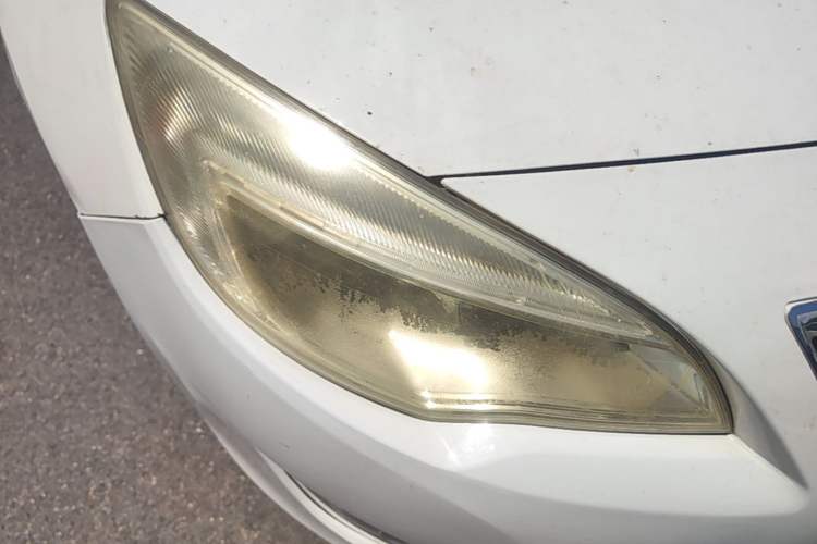 Used Buick GT 2014 XT 1.6L Automatic Fashion Edition Right Front Headlight
