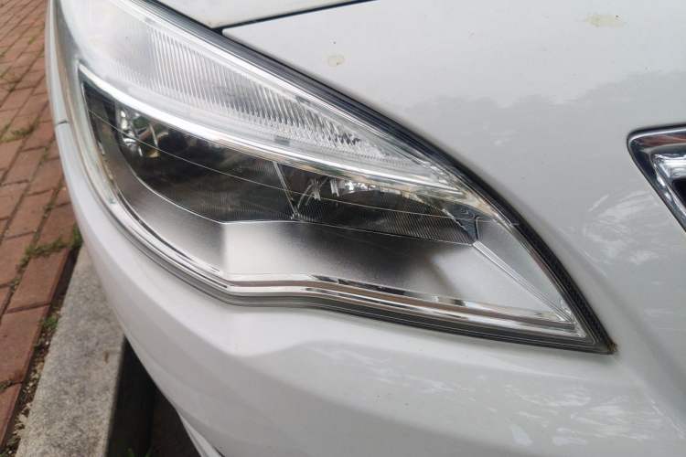 Used Buick GT 2014 XT 1.6L Automatic Fashion Edition Right Front Headlight