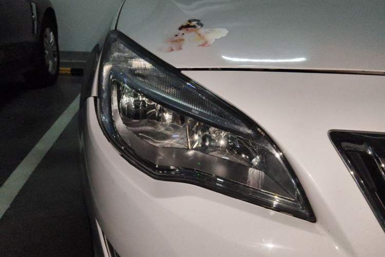 Used Buick GT 2014 XT 1.6L Automatic Fashion Edition Right Front Headlight