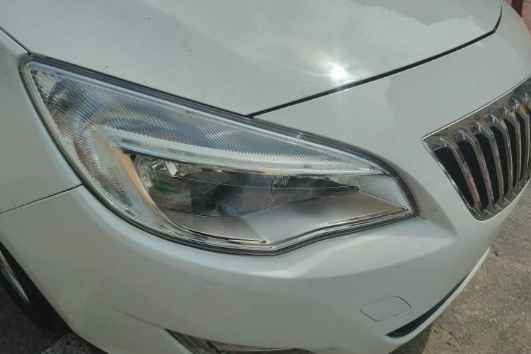 Used Buick GT 2014 XT 1.6L Automatic Fashion Edition Right Front Headlight