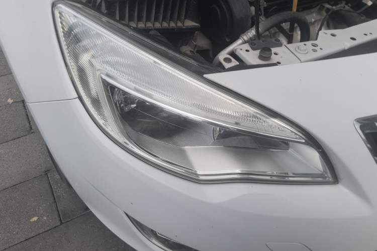 Used Buick GT 2014 XT 1.6L Automatic Fashion Edition Right Front Headlight