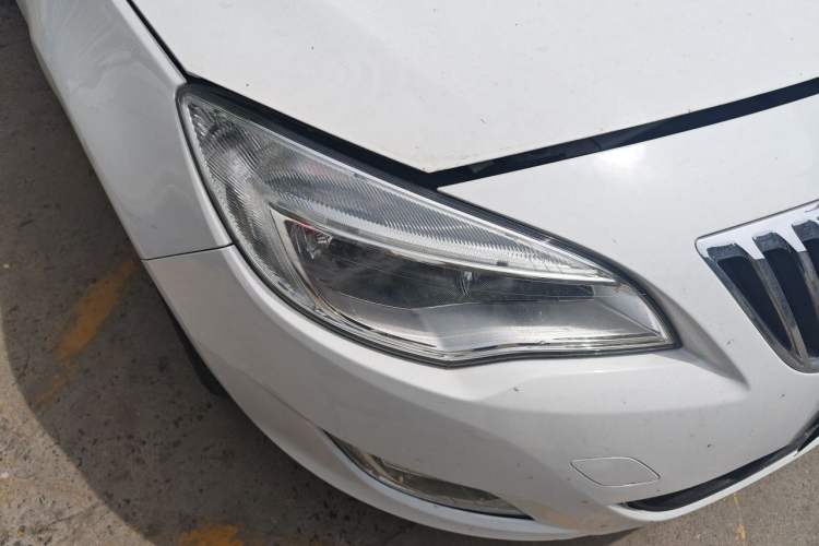 Used Buick GT 2014 XT 1.6L Automatic Fashion Edition Right Front Headlight