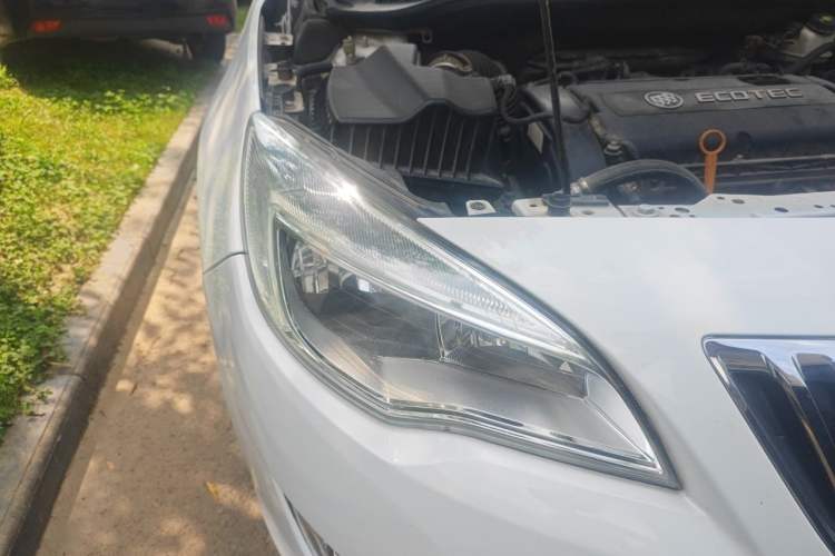 Used Buick GT 2014 XT 1.6L Automatic Fashion Edition Right Front Headlight