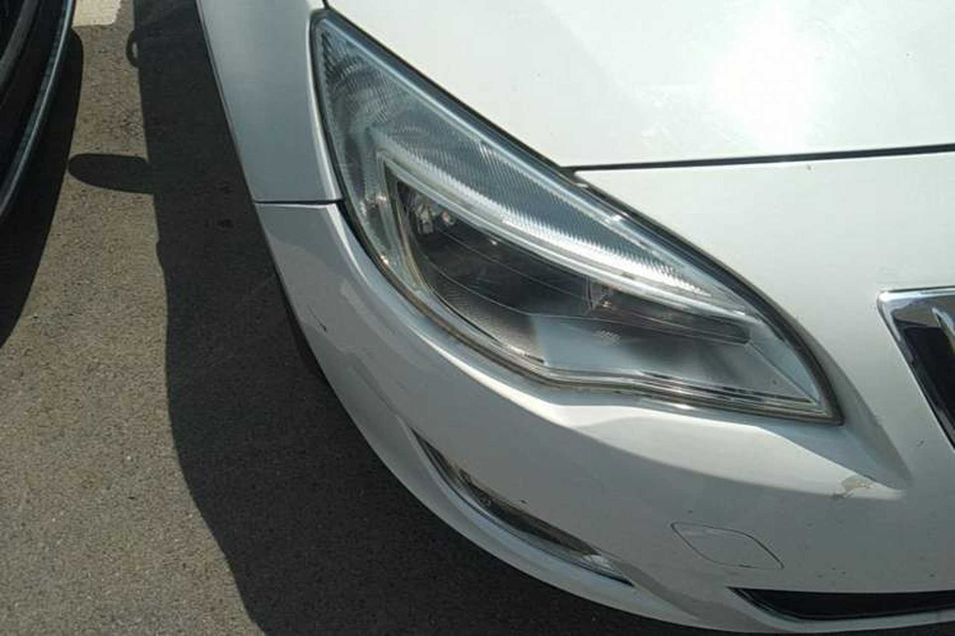 Used Buick GT 2014 XT 1.6L Automatic Fashion Edition Right Front Headlight