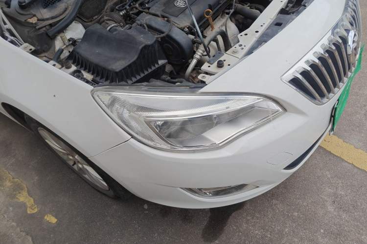 Used Buick GT 2014 XT 1.6L Automatic Fashion Edition Right Front Headlight