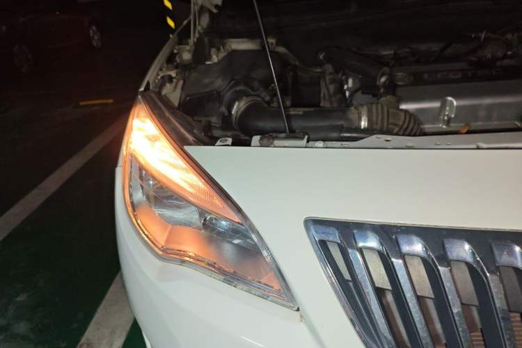 Used Buick GT 2014 XT 1.6T Automatic Fashion Sport Edition Right Front Headlight