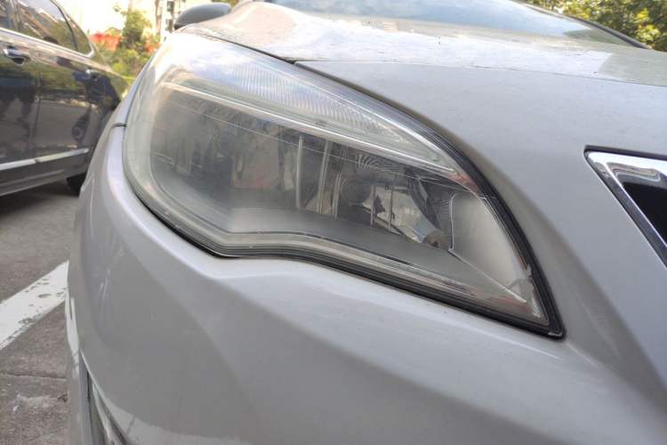 Used Buick GT 2014 XT 1.6L Automatic Fashion Edition Right Front Headlight