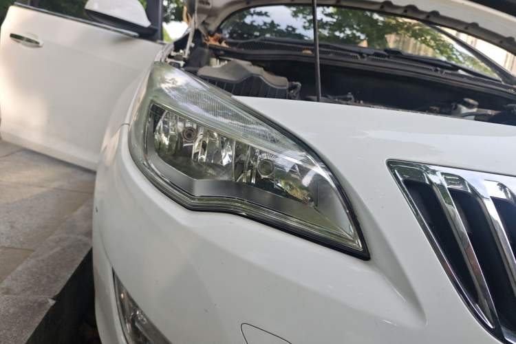 Used Buick GT 2014 XT 1.6L Automatic Fashion Edition Right Front Headlight