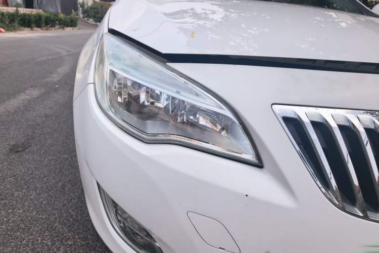 Used Buick GT 2014 XT 1.6L Automatic Fashion Edition Right Front Headlight
