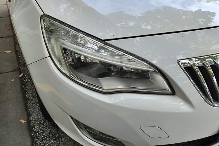 Used Buick GT 2014 XT 1.6T Automatic Fashion Sport Edition Right Front Headlight