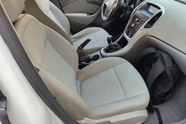 Used Buick GT 2014 XT 1.6L Manual Entry-Level Model Right Front Seat