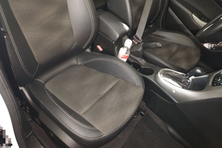 Used Buick GT 2014 XT 1.6L Automatic Fashion Edition Right Front Seat