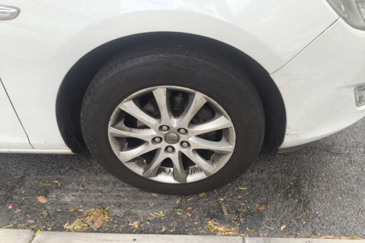 Used Buick GT 2014 XT 1.6L Automatic Fashion Edition Right Front Wheel Hub
