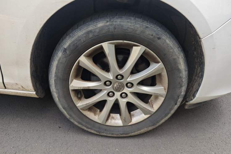 Used Buick GT 2014 XT 1.6L Automatic Fashion Edition Right Front Wheel Hub