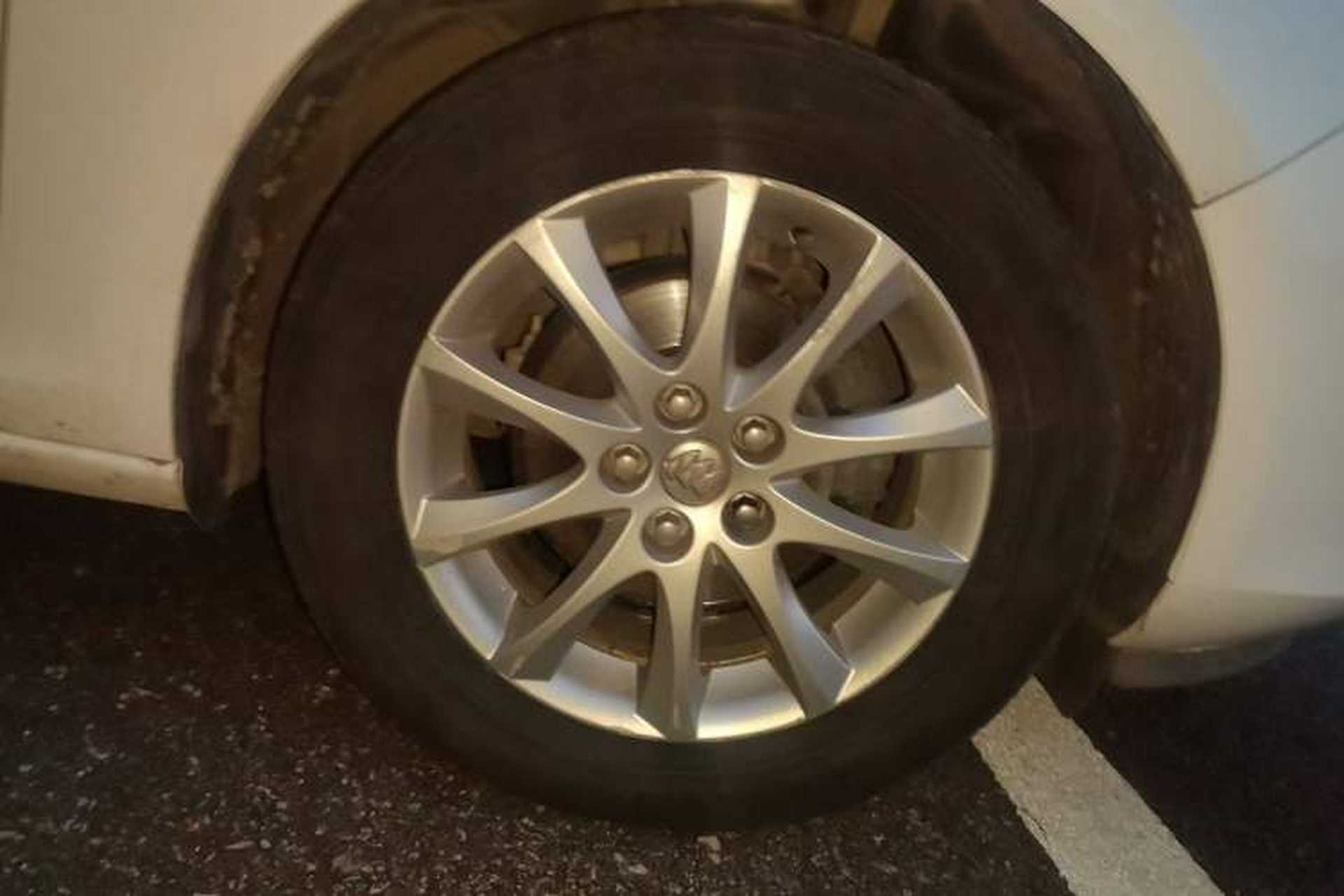 Used Buick GT 2014 XT 1.6L Manual Comfort Edition Right Front Wheel Hub