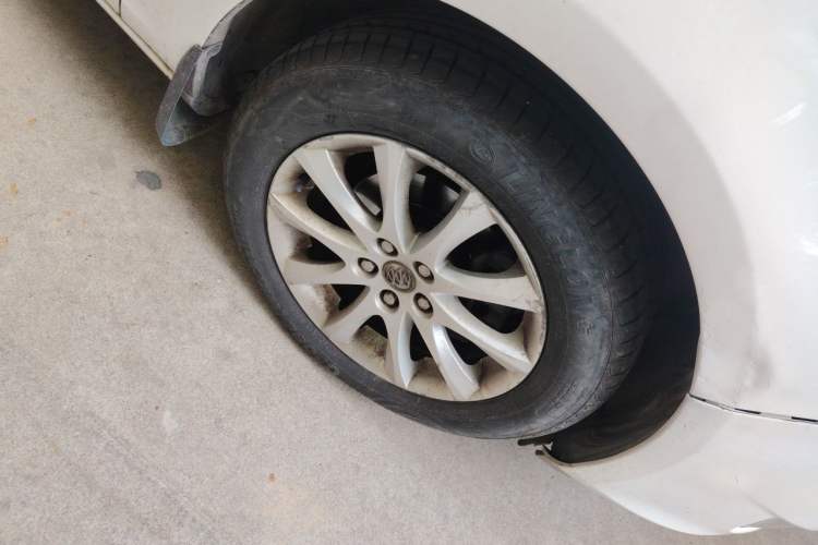 Used Buick GT 2014 XT 1.6L Automatic Fashion Edition Right Front Wheel Hub