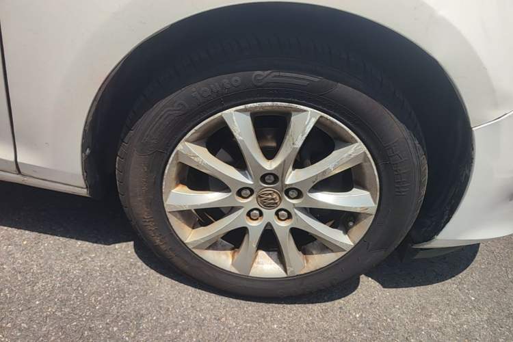 Used Buick GT 2014 XT 1.6L Automatic Fashion Edition Right Front Wheel Hub
