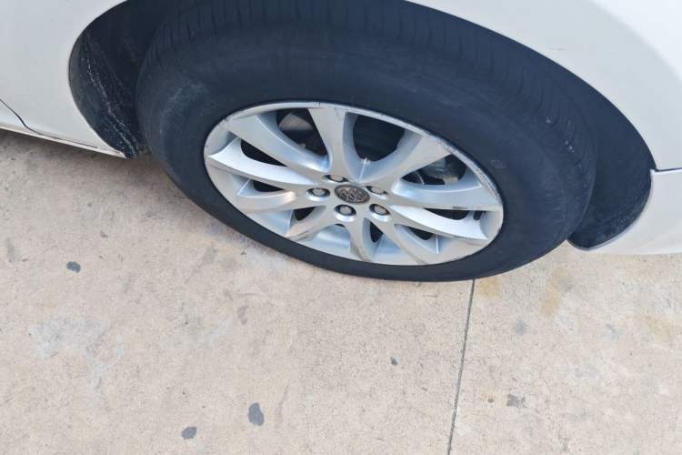 Used Buick GT 2014 XT 1.6L Automatic Fashion Edition Right Front Wheel Hub