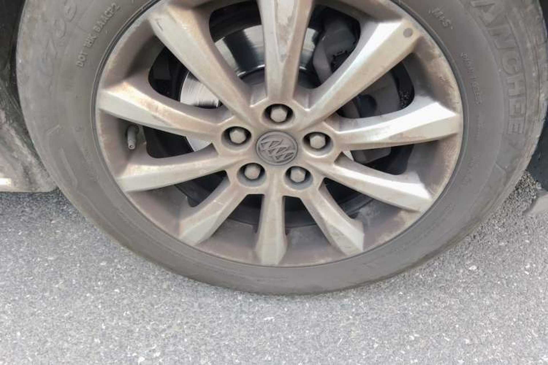 Used Buick GT 2014 XT 1.6L Manual Comfort Edition Right Front Wheel Hub