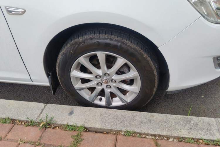 Used Buick GT 2014 XT 1.6L Automatic Fashion Edition Right Front Wheel Hub