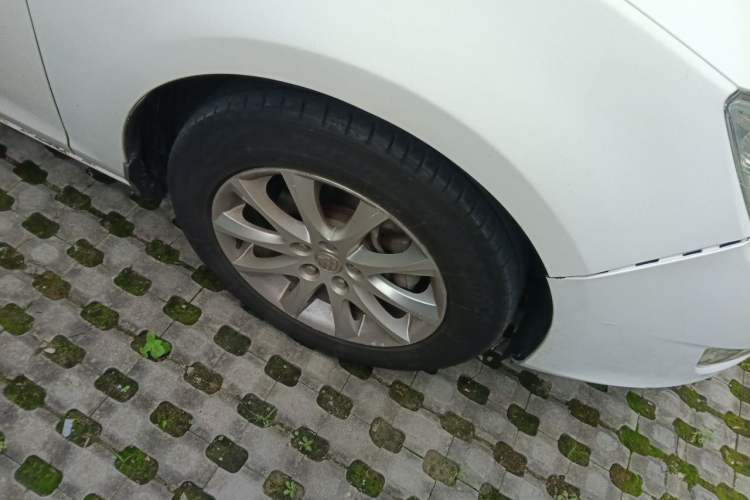 Used Buick GT 2014 XT 1.6L Automatic Fashion Edition Right Front Wheel Hub