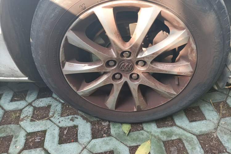 Used Buick GT 2014 XT 1.6L Automatic Fashion Edition Right Front Wheel Hub