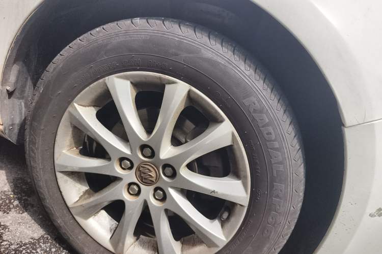 Used Buick GT 2014 XT 1.6L Automatic Fashion Edition Right Front Wheel Hub