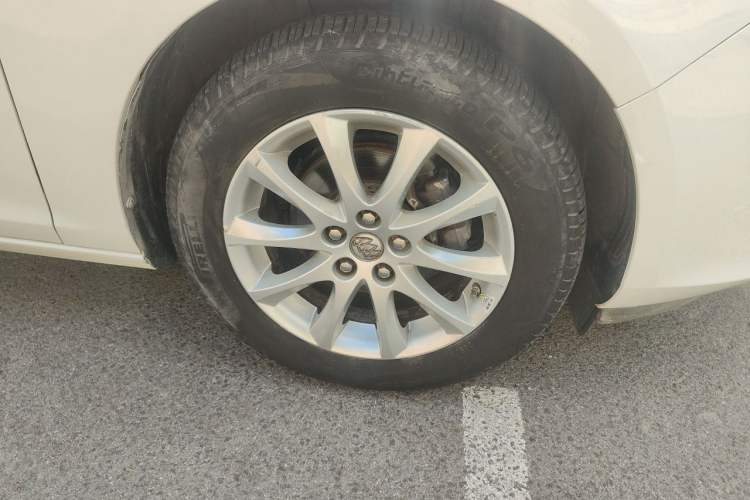 Used Buick GT 2014 XT 1.6L Automatic Fashion Edition Right Front Wheel Hub
