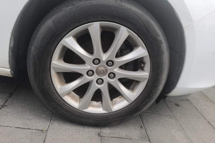 Used Buick GT 2014 XT 1.6L Automatic Fashion Edition Right Front Wheel Hub