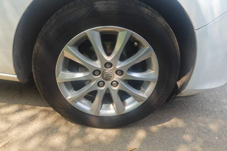 Used Buick GT 2014 XT 1.6L Automatic Fashion Edition Right Front Wheel Hub