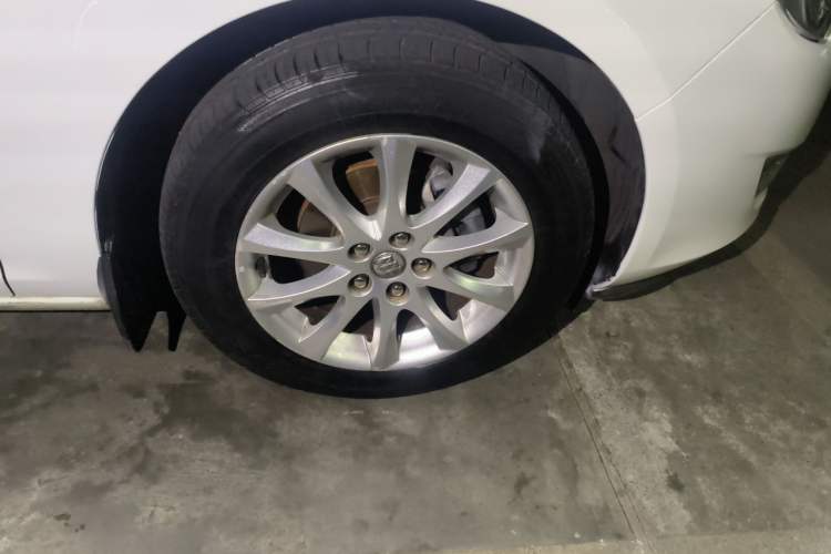 Used Buick GT 2014 XT 1.6L Automatic Fashion Edition Right Front Wheel Hub