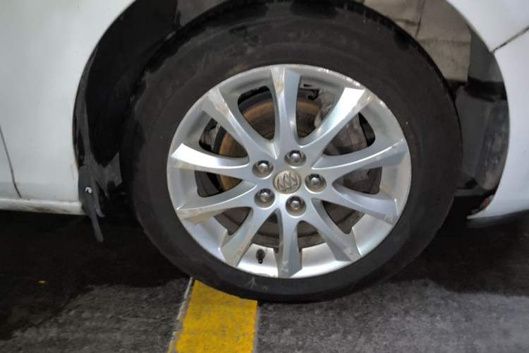 Used Buick GT 2014 XT 1.6L Automatic Fashion Edition Right Front Wheel Hub