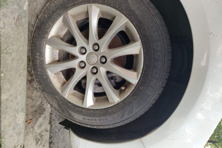 Used Buick GT 2014 XT 1.6L Automatic Fashion Edition Right Front Wheel Hub