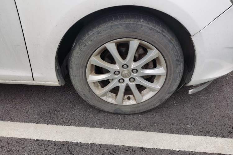 Used Buick GT 2014 XT 1.6L Automatic Fashion Edition Right Front Wheel Hub